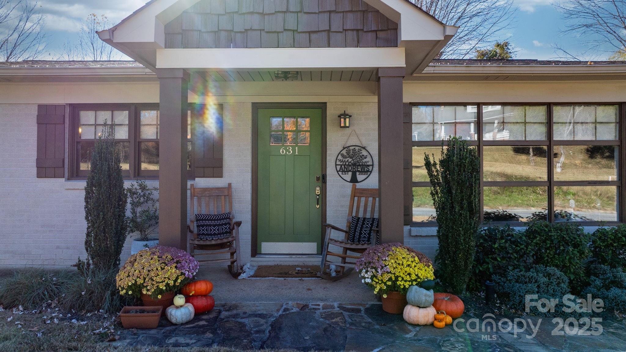 631 Powell Road Northeast Lenoir, NC 28645 - Photo 7 of 38 a room that has a bunch of flowers in it