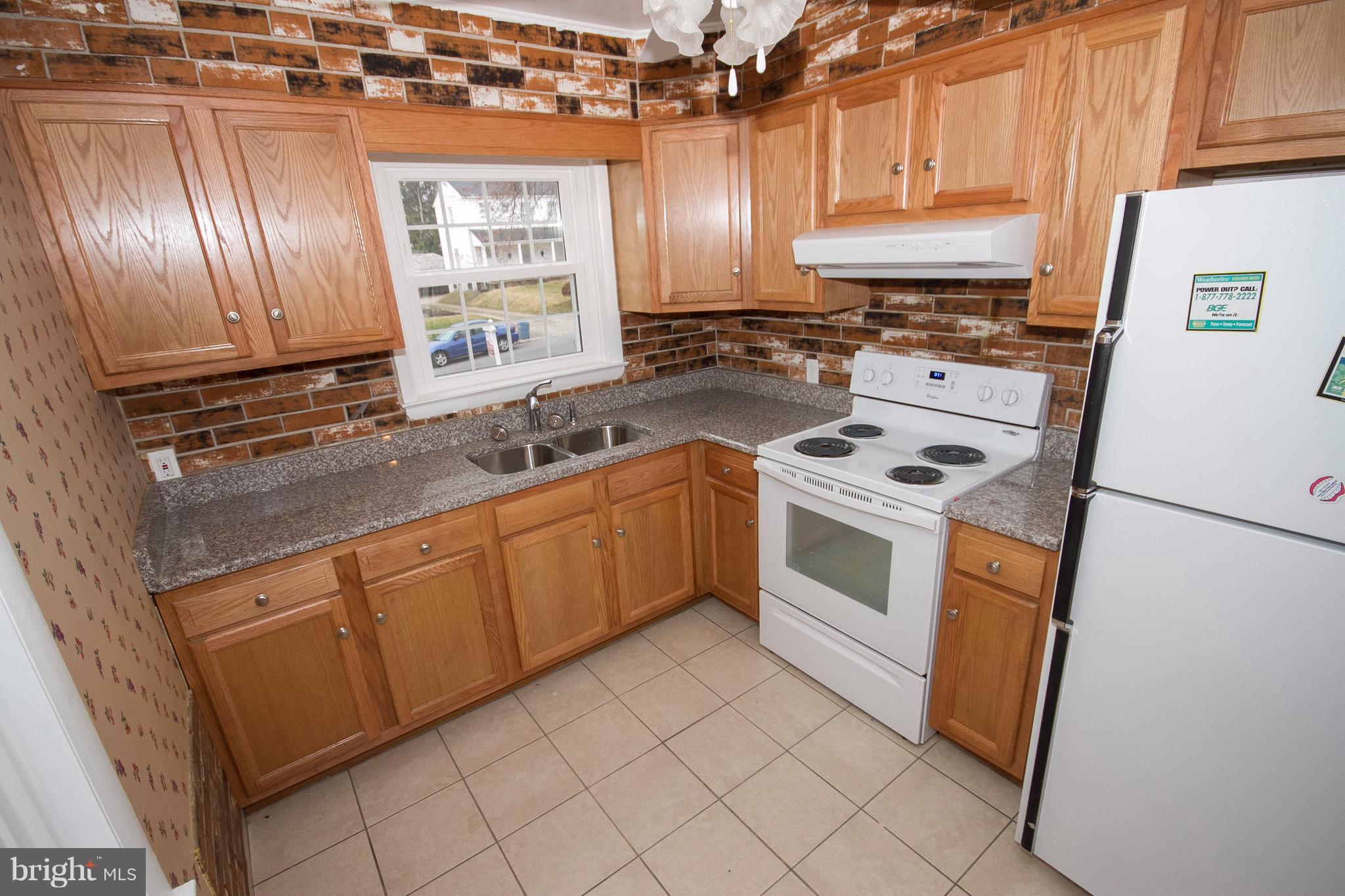 3407 Rosedale Road Baltimore, MD 21215 - Photo 5 of 22 Living Room
