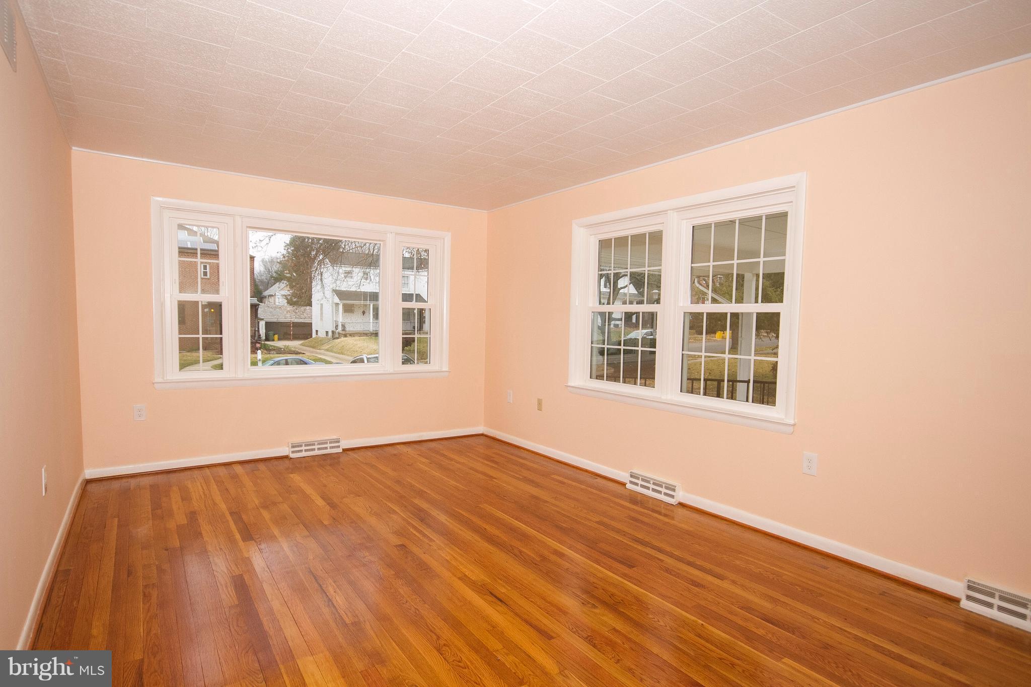 3407 Rosedale Road Baltimore, MD 21215 - Photo 8 of 22 Living Room