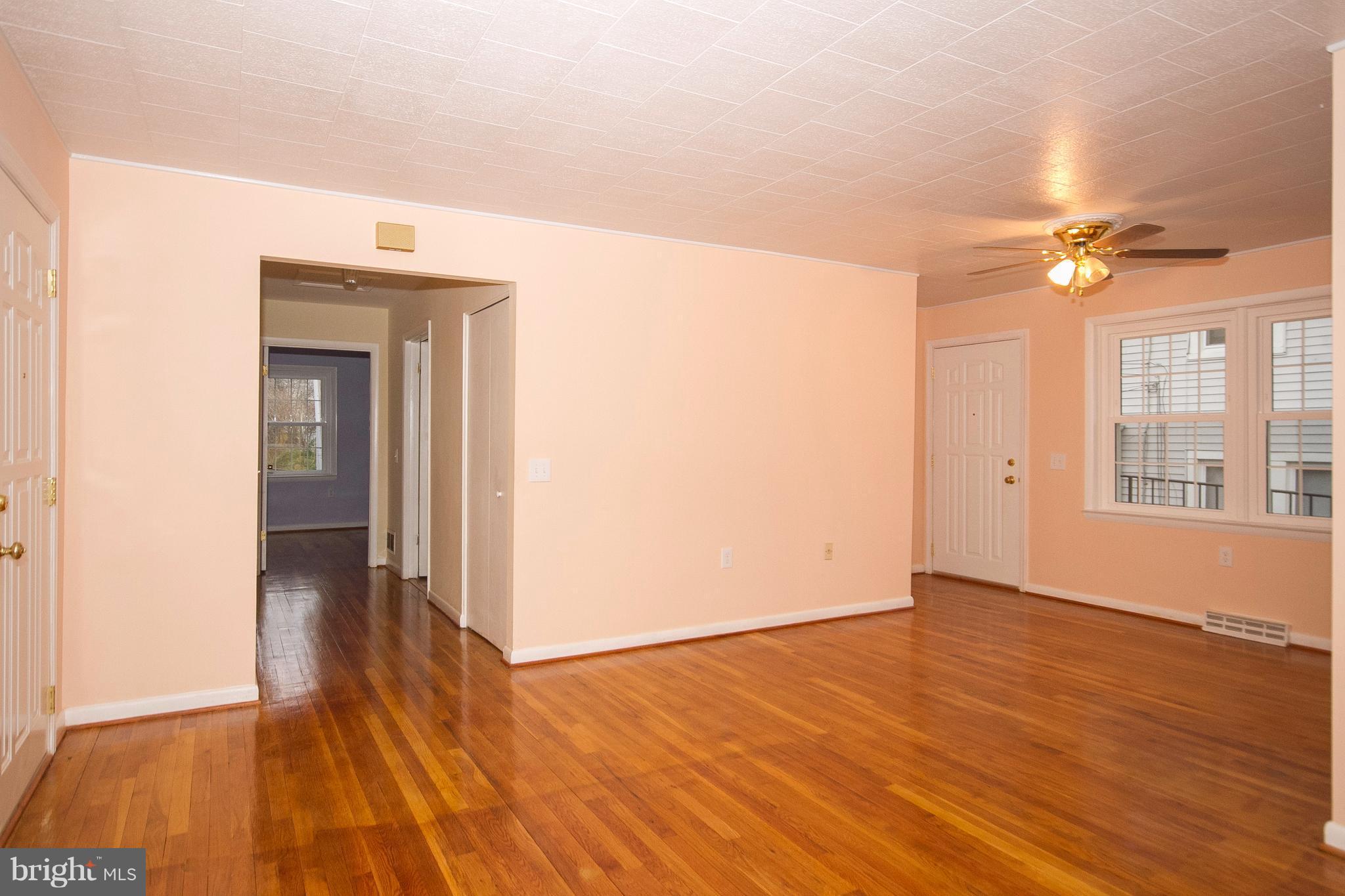 3407 Rosedale Road Baltimore, MD 21215 - Photo 9 of 22 Living Room