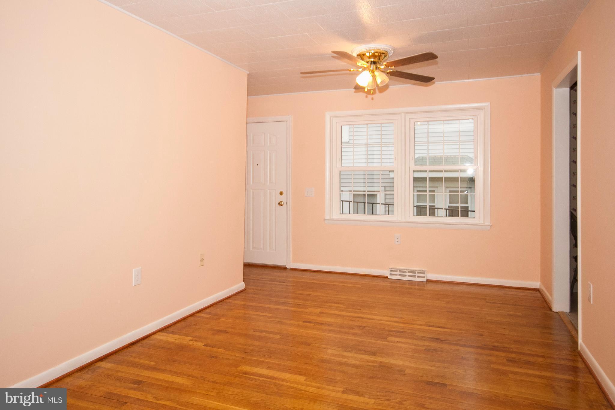 3407 Rosedale Road Baltimore, MD 21215 - Photo 10 of 22 Living Room