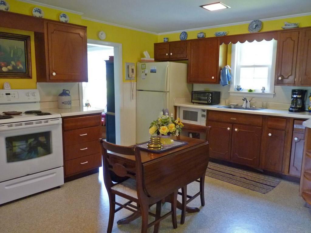 1285 Surry Road Surry, ME 04684 - Photo 4 of 28 Neat as a pin kitchen