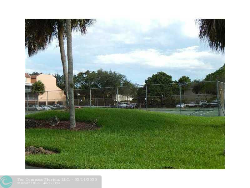 430 Commodore Drive, Unit 206 Plantation, FL 33325 - Photo 4 of 13 Exterior Front