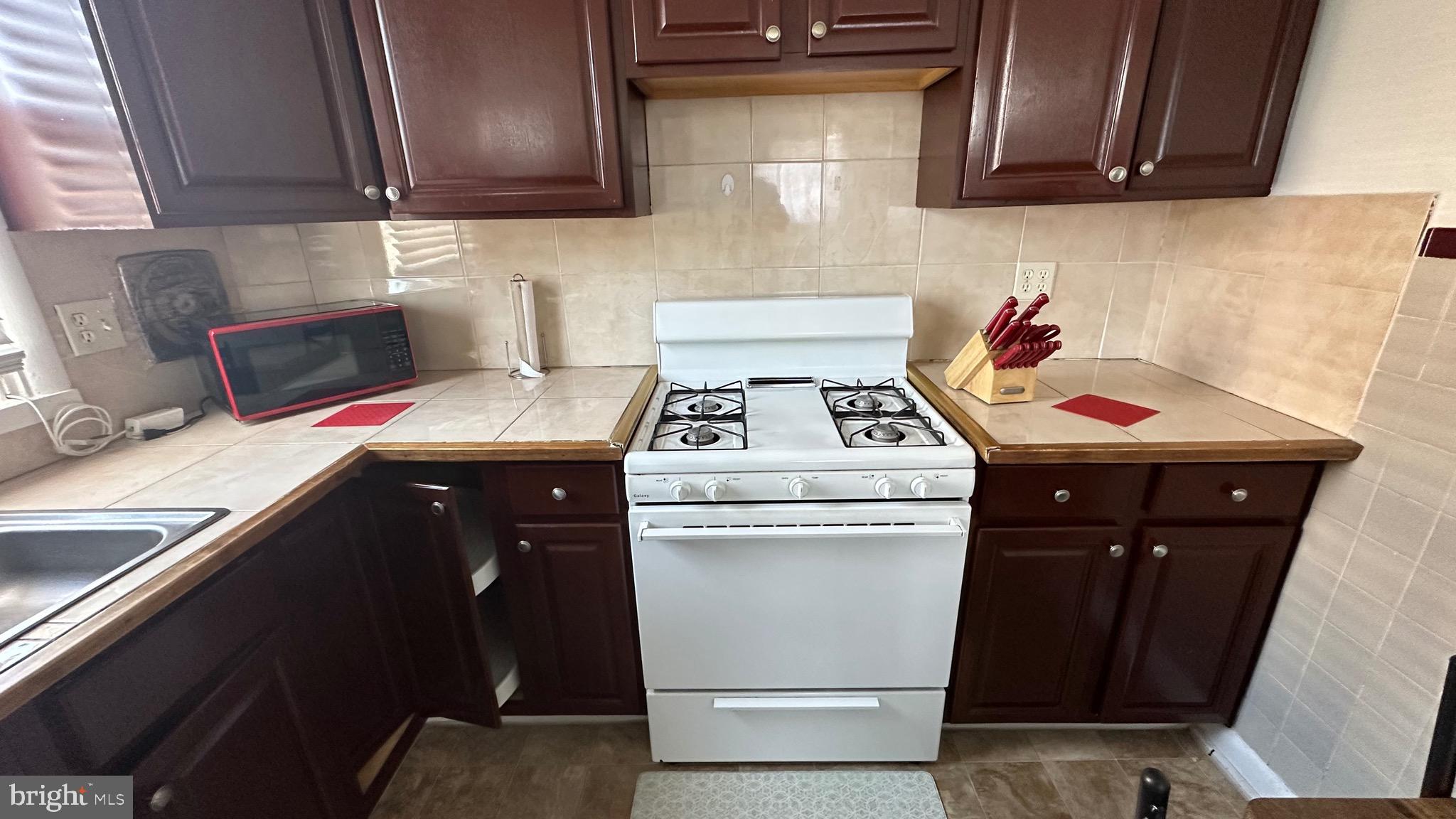 1701 Bergen Street Philadelphia, PA 19152 - Photo 8 of 25