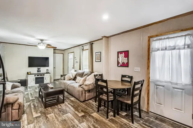 $215,000 | 32 Bayshore Mobile Manor, Keyport, NJ 07735