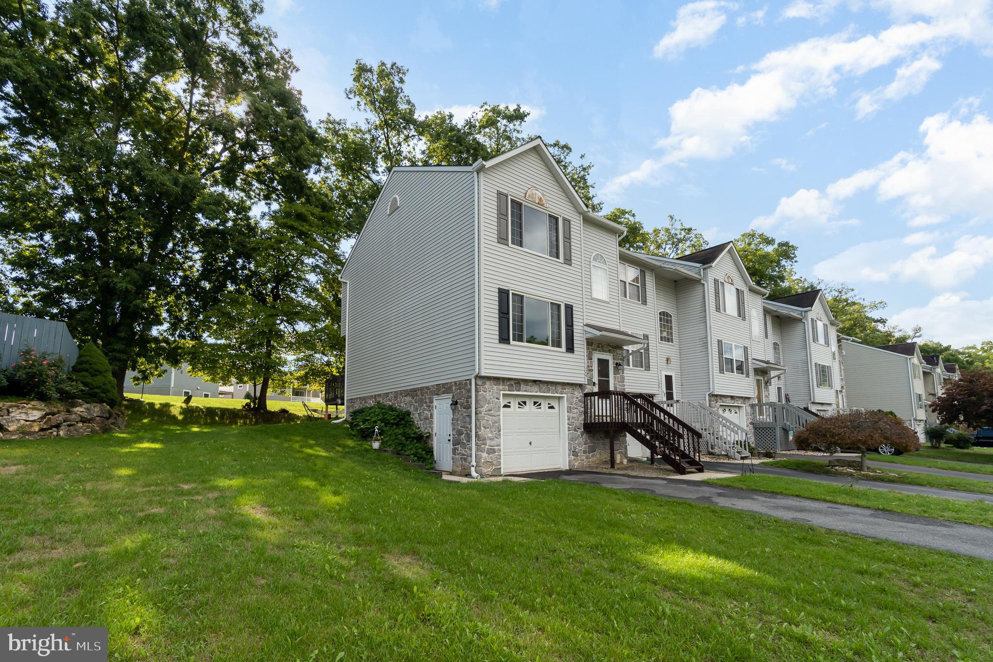 124 Riders Way Lebanon, PA 17042 - Photo 2 of 17 Gallery Image 2