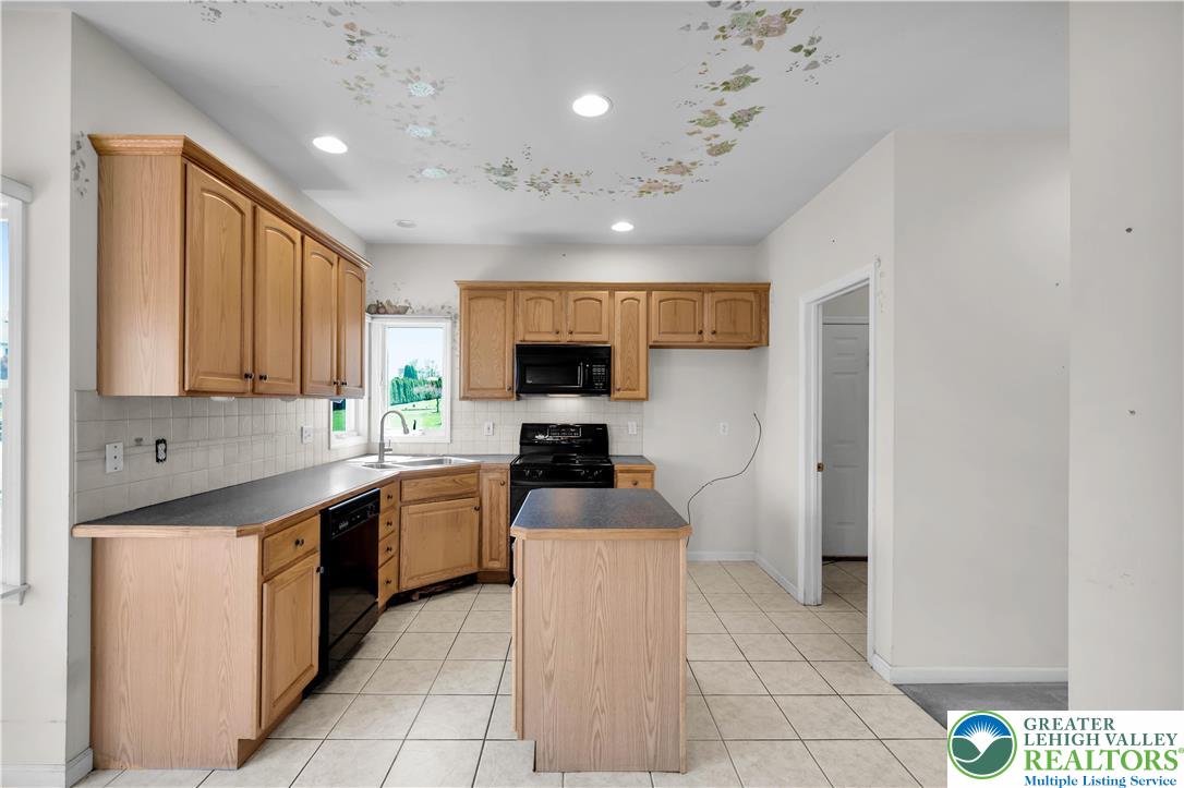 1465 Deer Path Road Easton, PA 18040 - Photo 11 of 34