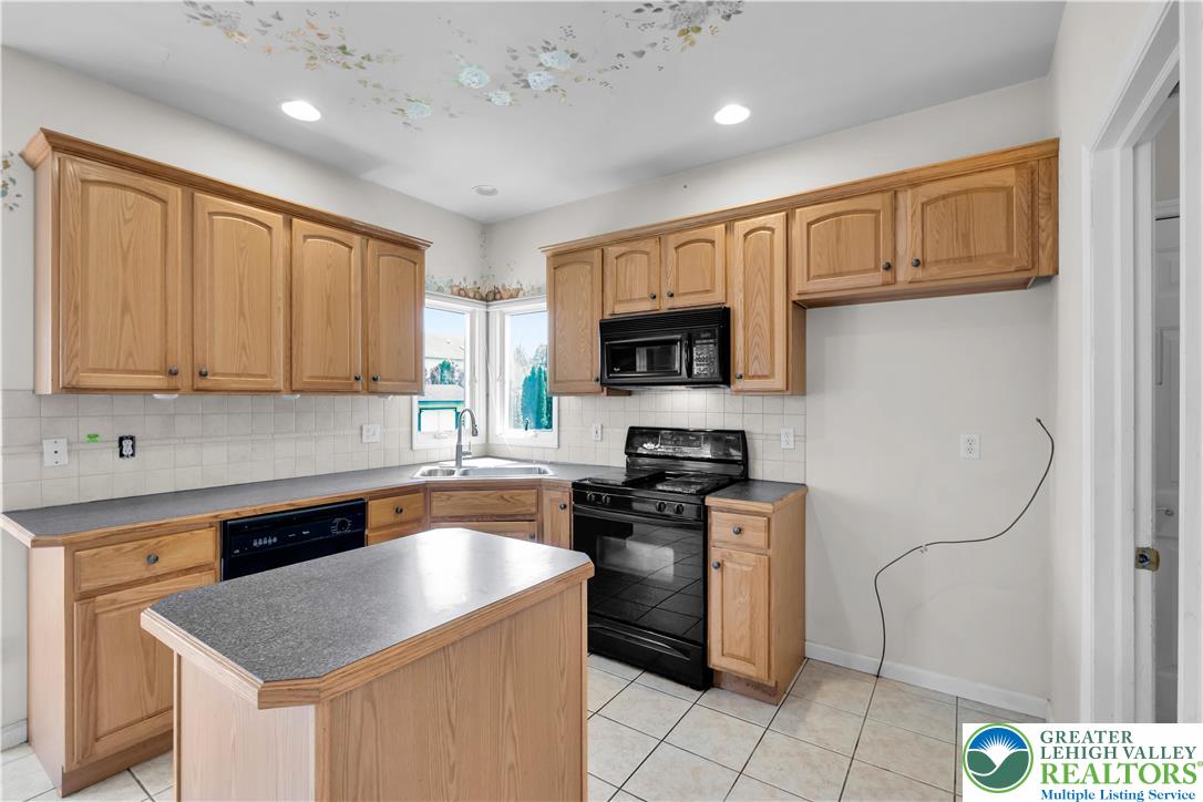 1465 Deer Path Road Easton, PA 18040 - Photo 12 of 34