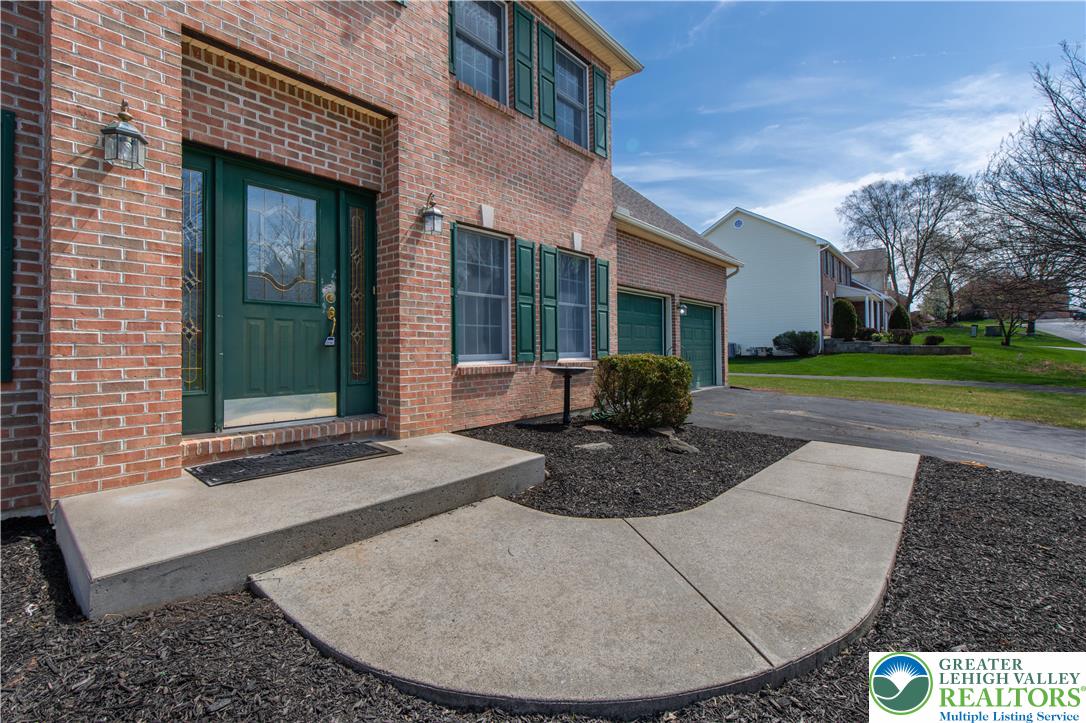 1465 Deer Path Road Easton, PA 18040 - Photo 4 of 34