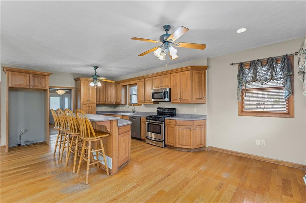 6135 Library Road Bethel Park, PA 15102 - Photo 8 of 25 Gallery Image 8