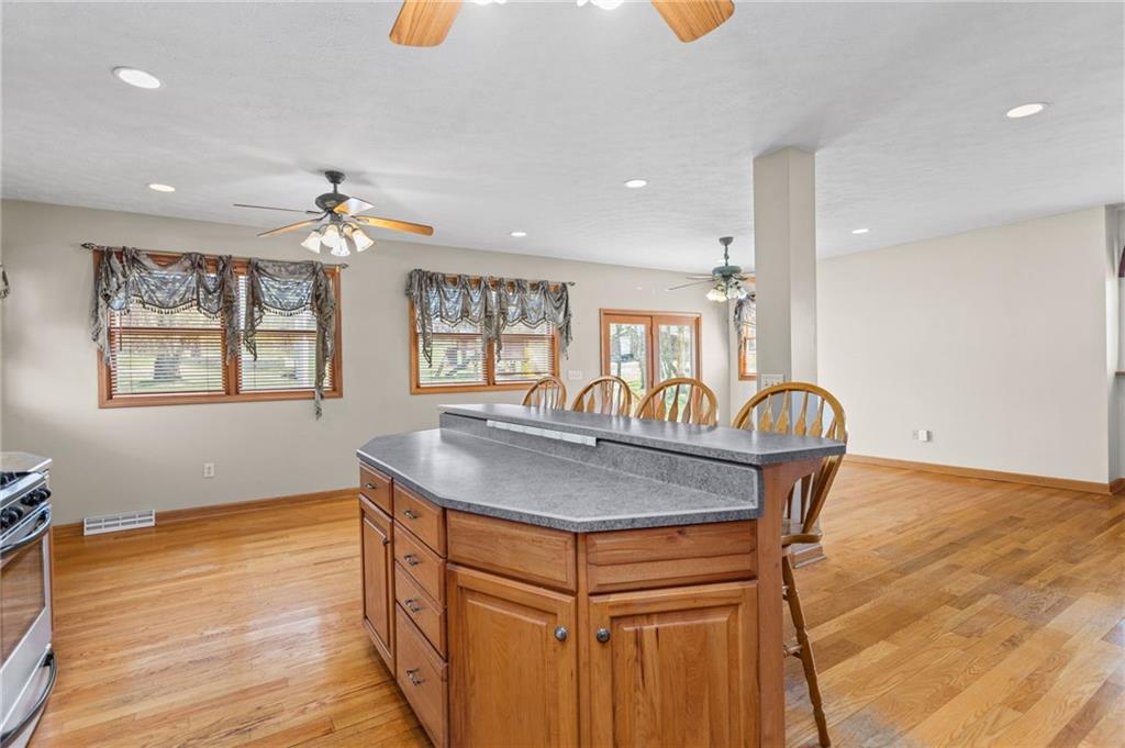 6135 Library Road Bethel Park, PA 15102 - Photo 9 of 25 Gallery Image 9