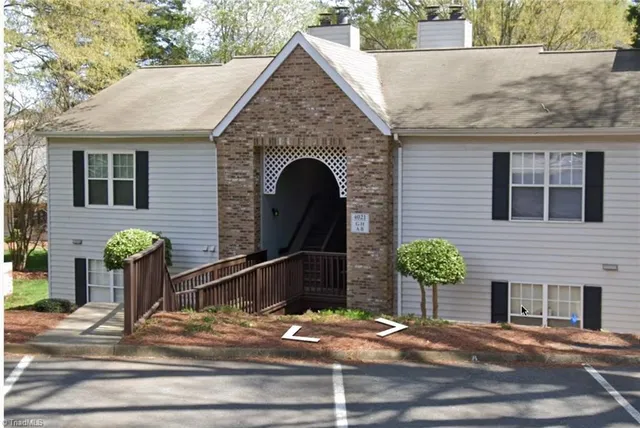 $1,100 | 4021 Whirlaway Court, Unit H, Clemmons, NC 27012