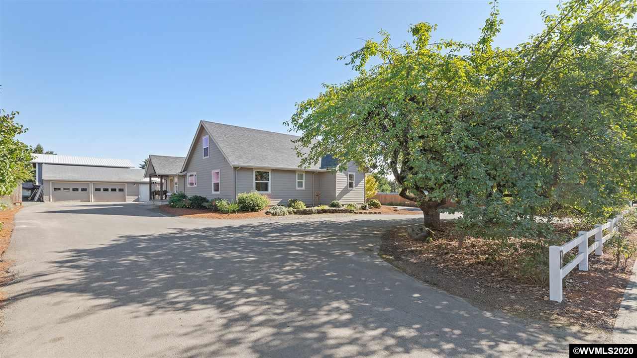 790 Southeast Fir Villa Road Dallas, OR 97338 - Photo 4 of 38 a house view with a outdoor space