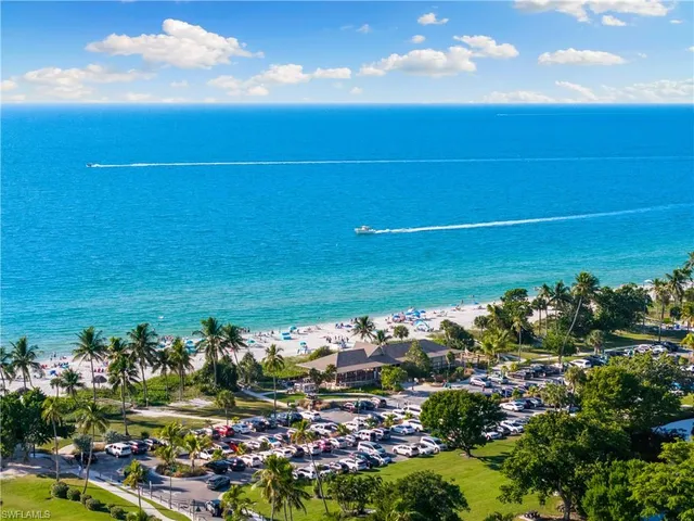 $4,750,000 | 1400 Gulf Shore Boulevard North, Unit 201, Naples, FL 34102