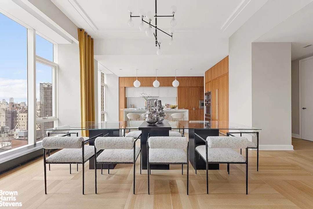 1289 Lexington Avenue, Unit 18B Manhattan, NY 10128 - Photo 3 of 10 a living room with furniture and a large window