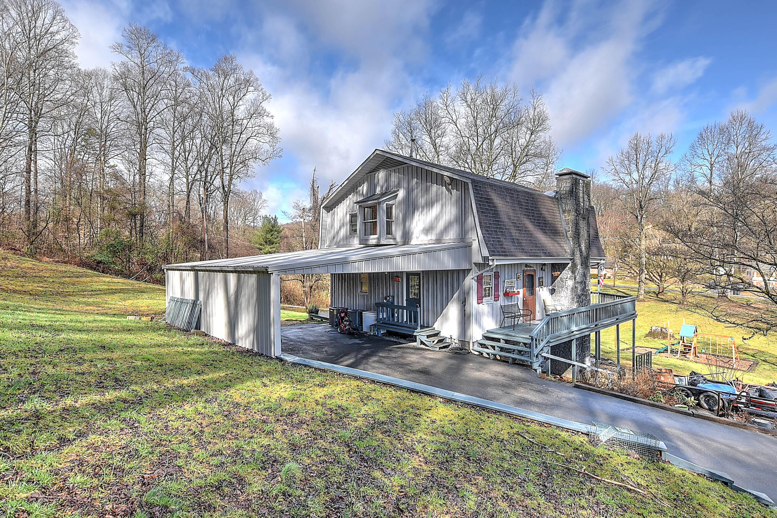 2581 Bob Little Road Elizabethton, TN 37643 - Photo 3 of 26 Bob Little-12