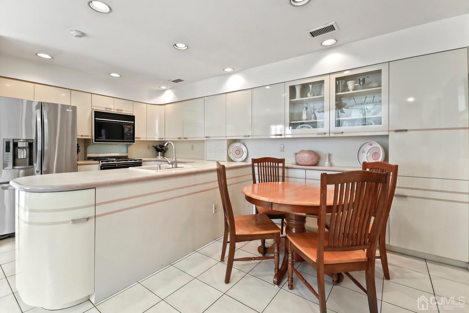 88C Winthrop Road, Unit D Monroe Township, NJ 08831 - Photo 11 of 29 Gallery Image 11