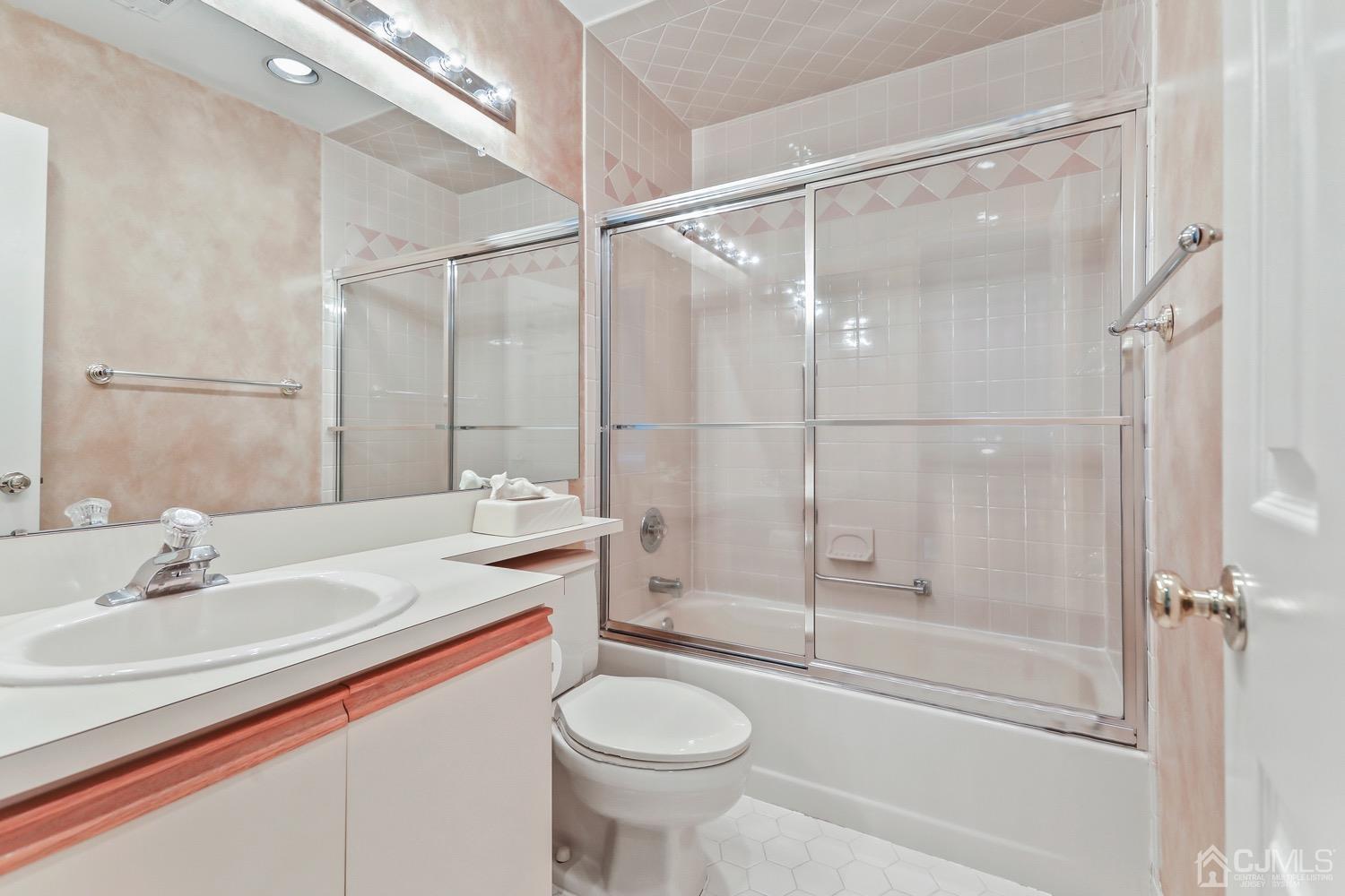 88C Winthrop Road, Unit D Monroe Township, NJ 08831 - Photo 27 of 29 Gallery Image 27