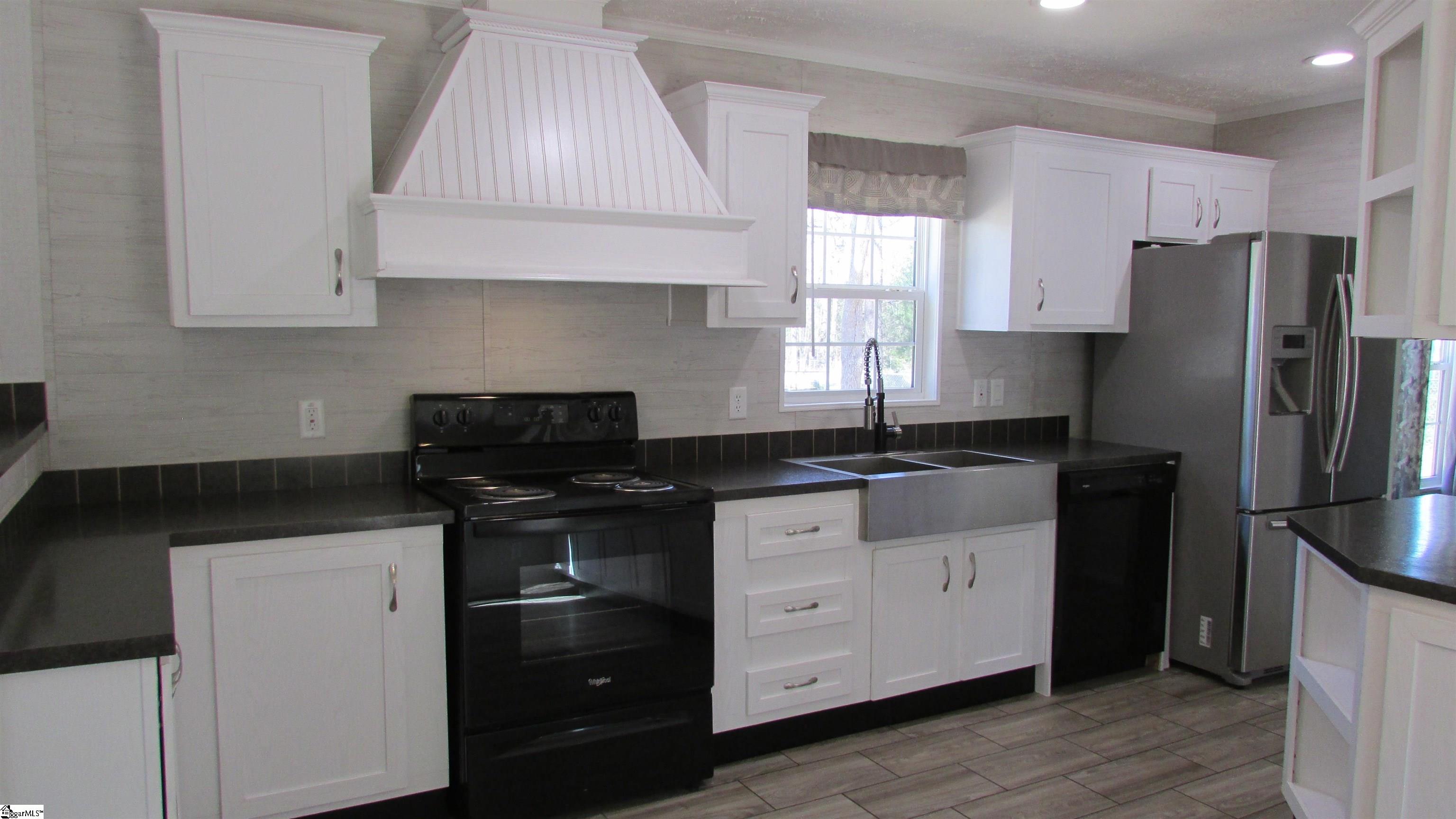 3236 State Rd S-30-309 Laurens, SC 29360 - Photo 6 of 20