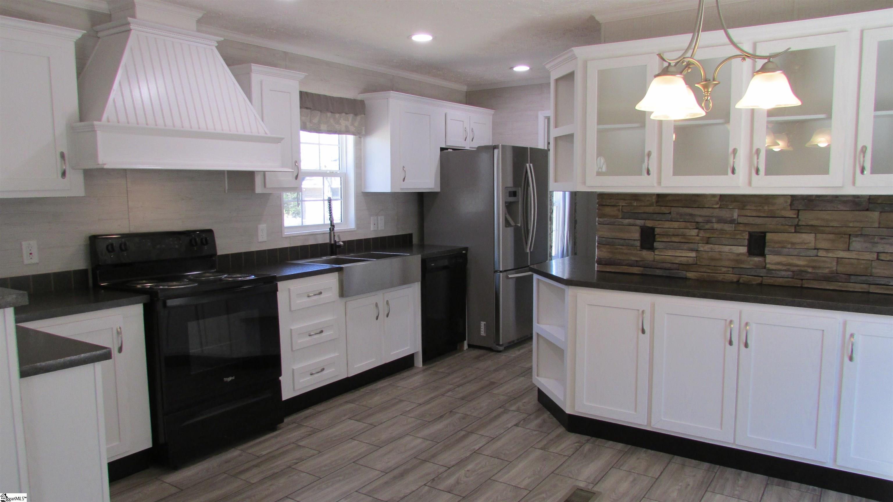 3236 State Rd S-30-309 Laurens, SC 29360 - Photo 10 of 20