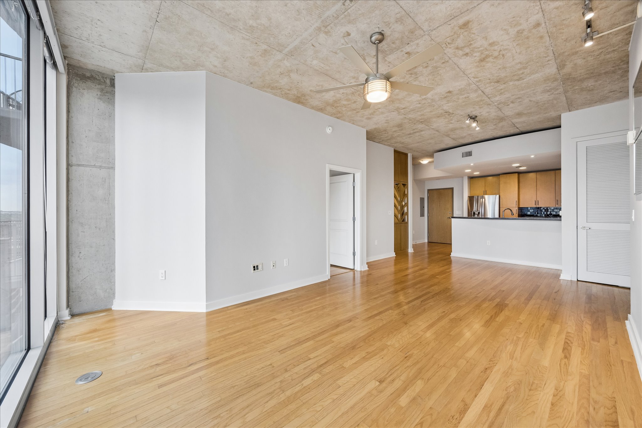 360 Nueces Street, Unit 2005 Austin, TX 78701 - Photo 4 of 35