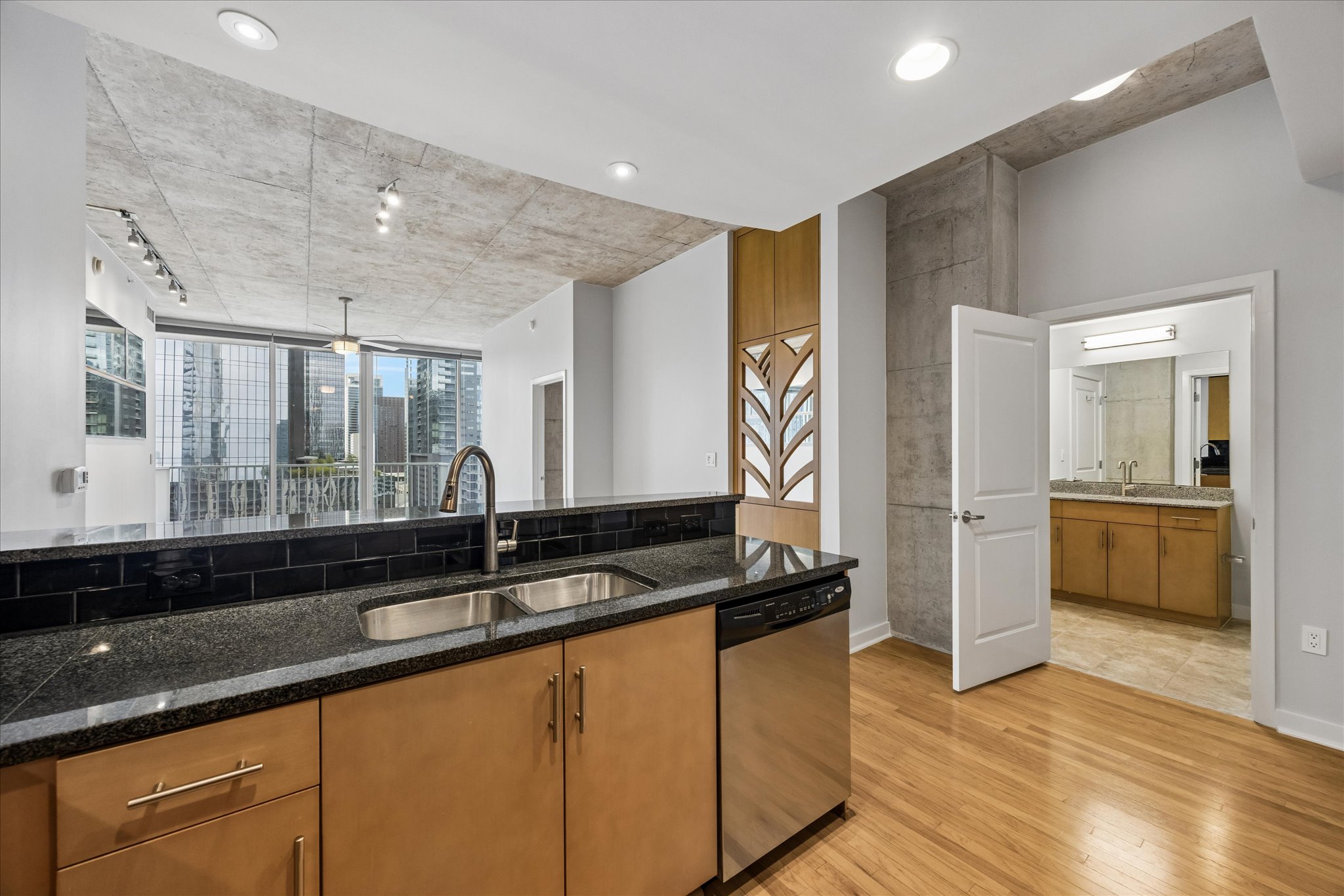 360 Nueces Street, Unit 2005 Austin, TX 78701 - Photo 6 of 35