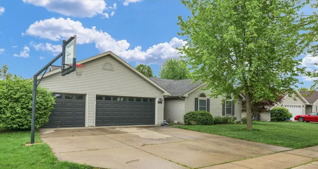 $300,000 | 510 Cedar Drive, St. Joseph, IL 61873