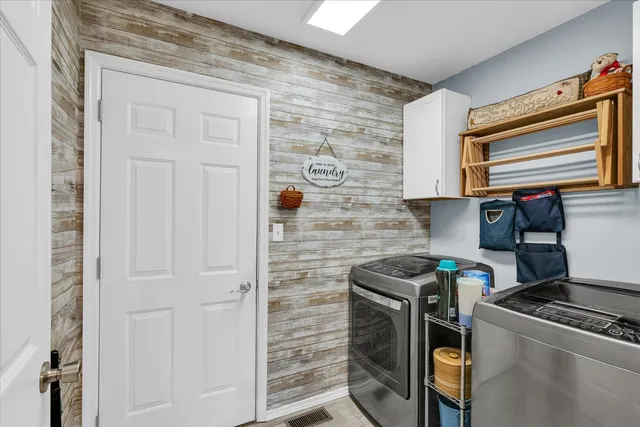 $300,000 | 510 Cedar Drive, St. Joseph, IL 61873