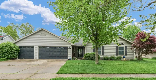 $300,000 | 510 Cedar Drive, St. Joseph, IL 61873