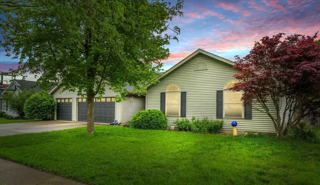 $300,000 | 510 Cedar Drive, St. Joseph, IL 61873