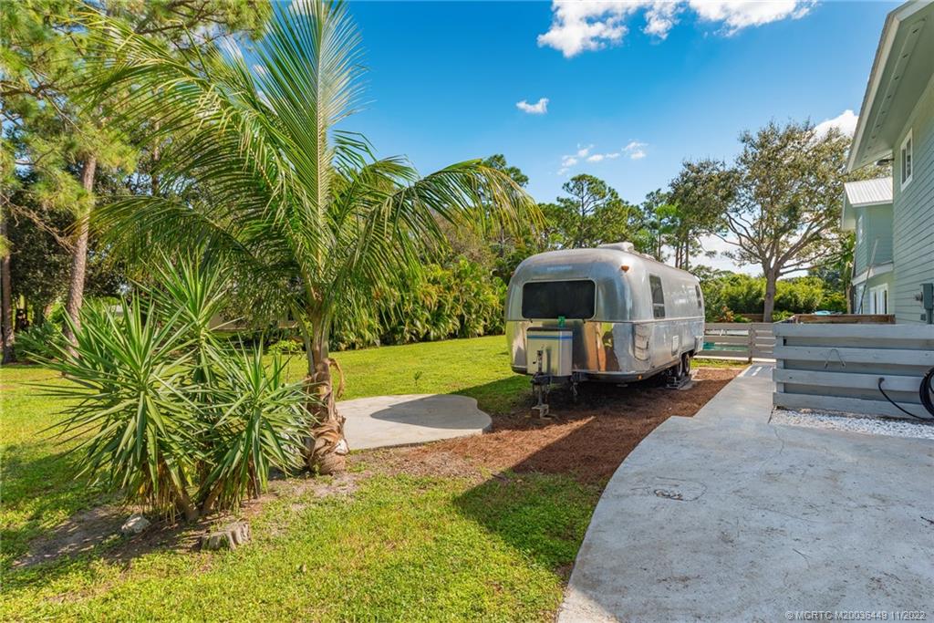 8721 Southwest Pitts Court Stuart, FL 34997 - Photo 12 of 50 Gallery Image 12