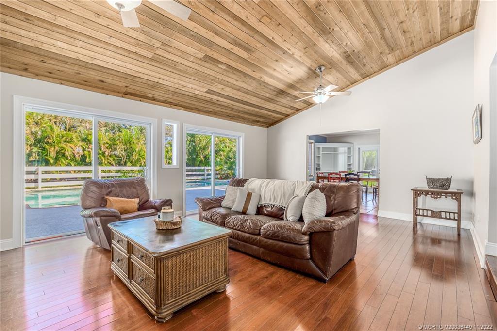 8721 Southwest Pitts Court Stuart, FL 34997 - Photo 17 of 50 Gallery Image 17
