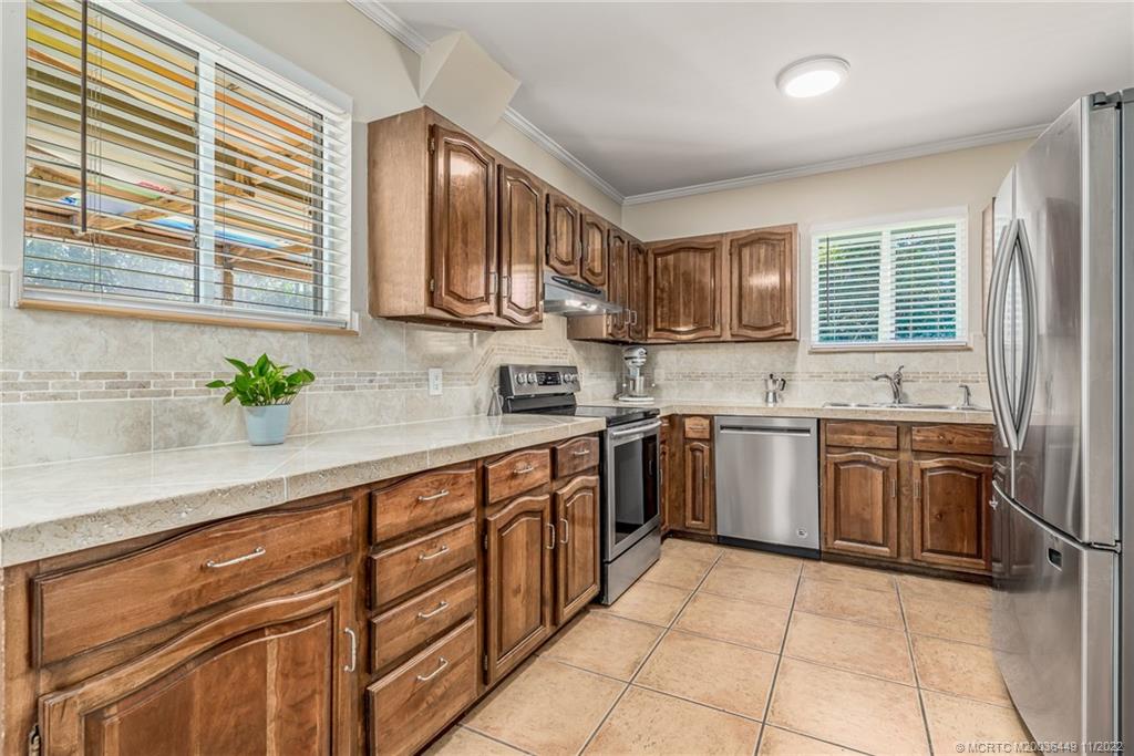 8721 Southwest Pitts Court Stuart, FL 34997 - Photo 21 of 50 Gallery Image 21