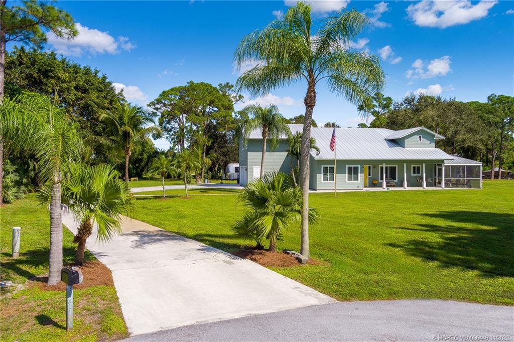 8721 Southwest Pitts Court Stuart, FL 34997 - Photo 4 of 50 Gallery Image 4