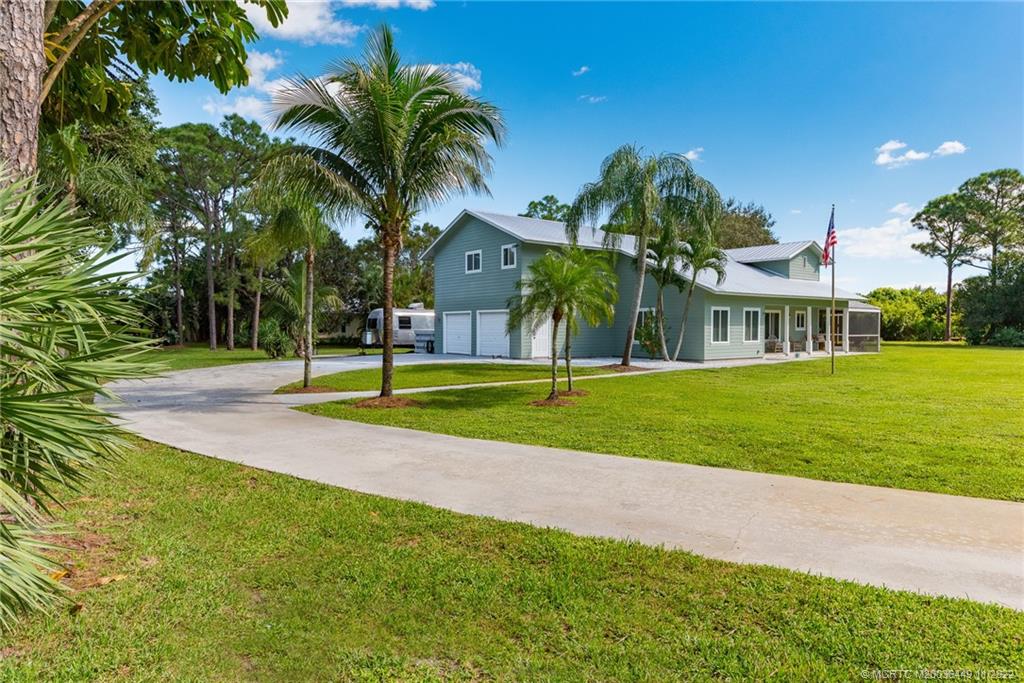 8721 Southwest Pitts Court Stuart, FL 34997 - Photo 8 of 50 Gallery Image 8