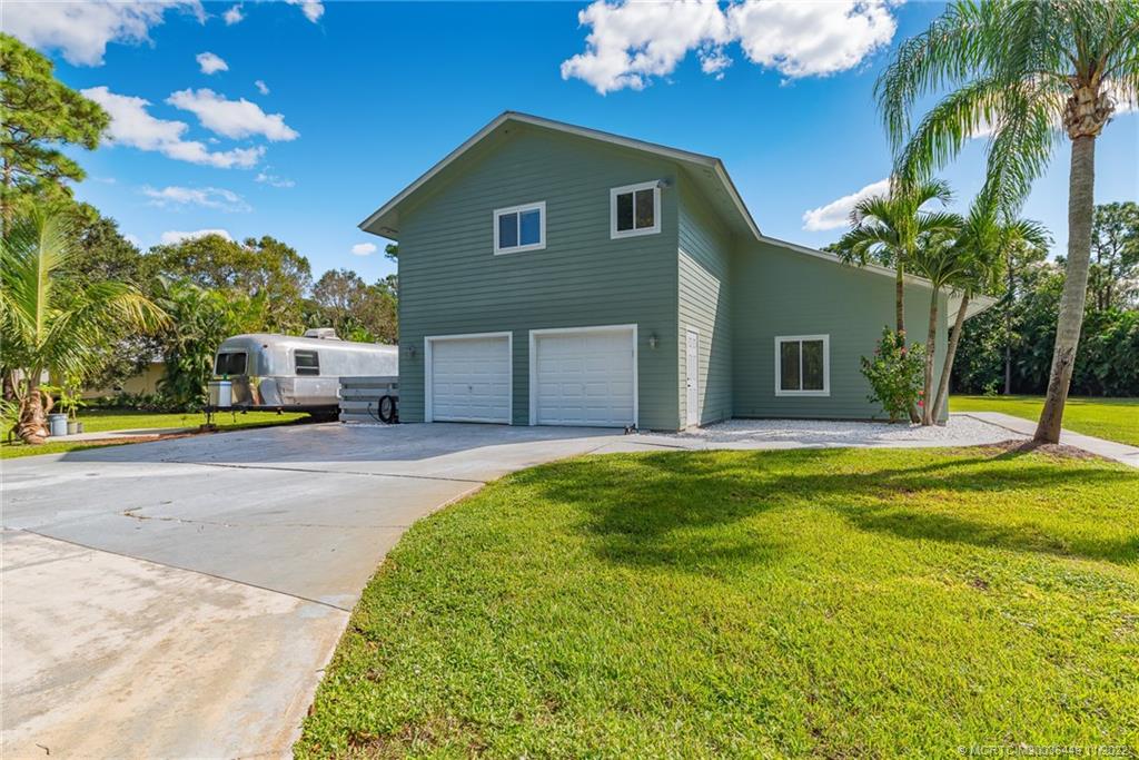 8721 Southwest Pitts Court Stuart, FL 34997 - Photo 10 of 50 Gallery Image 10