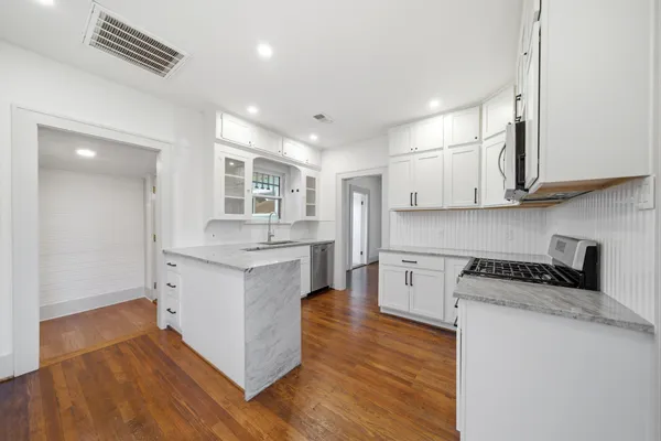 $2,850 | 1111 Winston Street, Houston, TX 77009