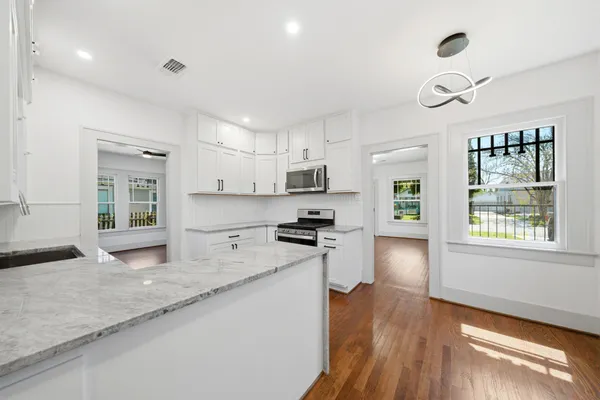 $2,850 | 1111 Winston Street, Houston, TX 77009