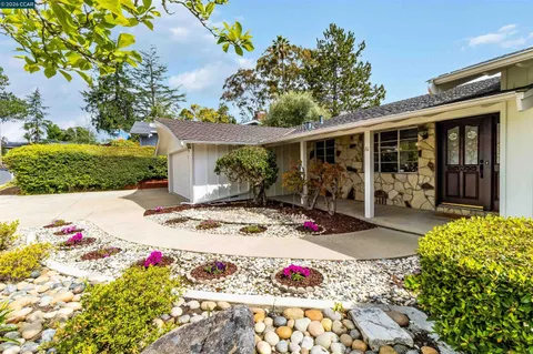 $1,880,000 | 61 Sullivan Drive, Moraga, CA 94556