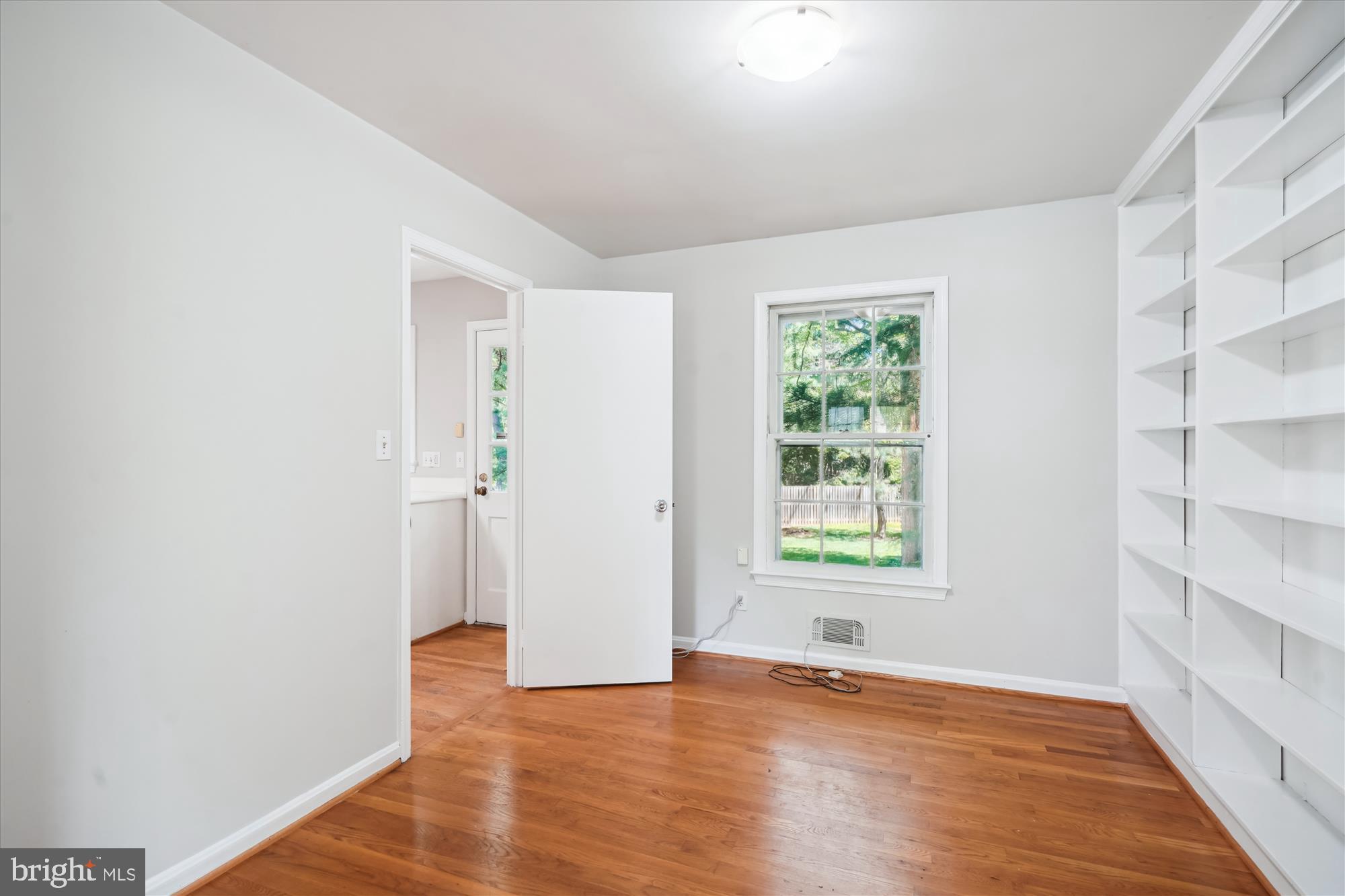 11909 Smoketree Road Potomac, MD 20854 - Photo 11 of 52 Dining Room
