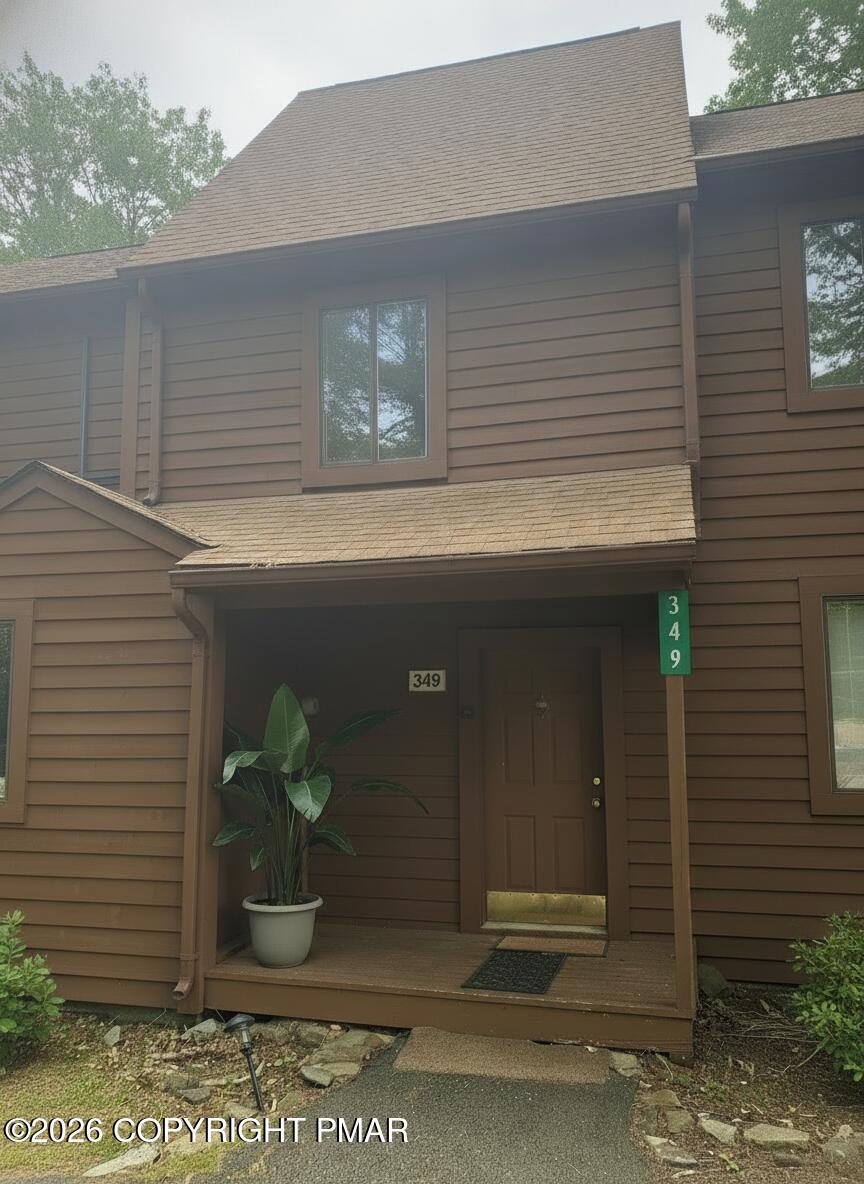 349 Crewe Court Bushkill, PA 18324 - Photo 1 of 6 IMG_pic 1