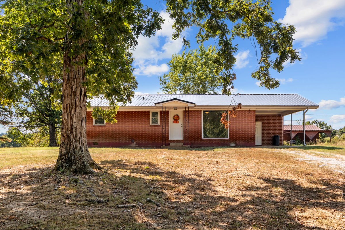 555 Old Stewart Road Tennessee Ridge, TN 37178 - Photo 1 of 10 Gallery Image 1