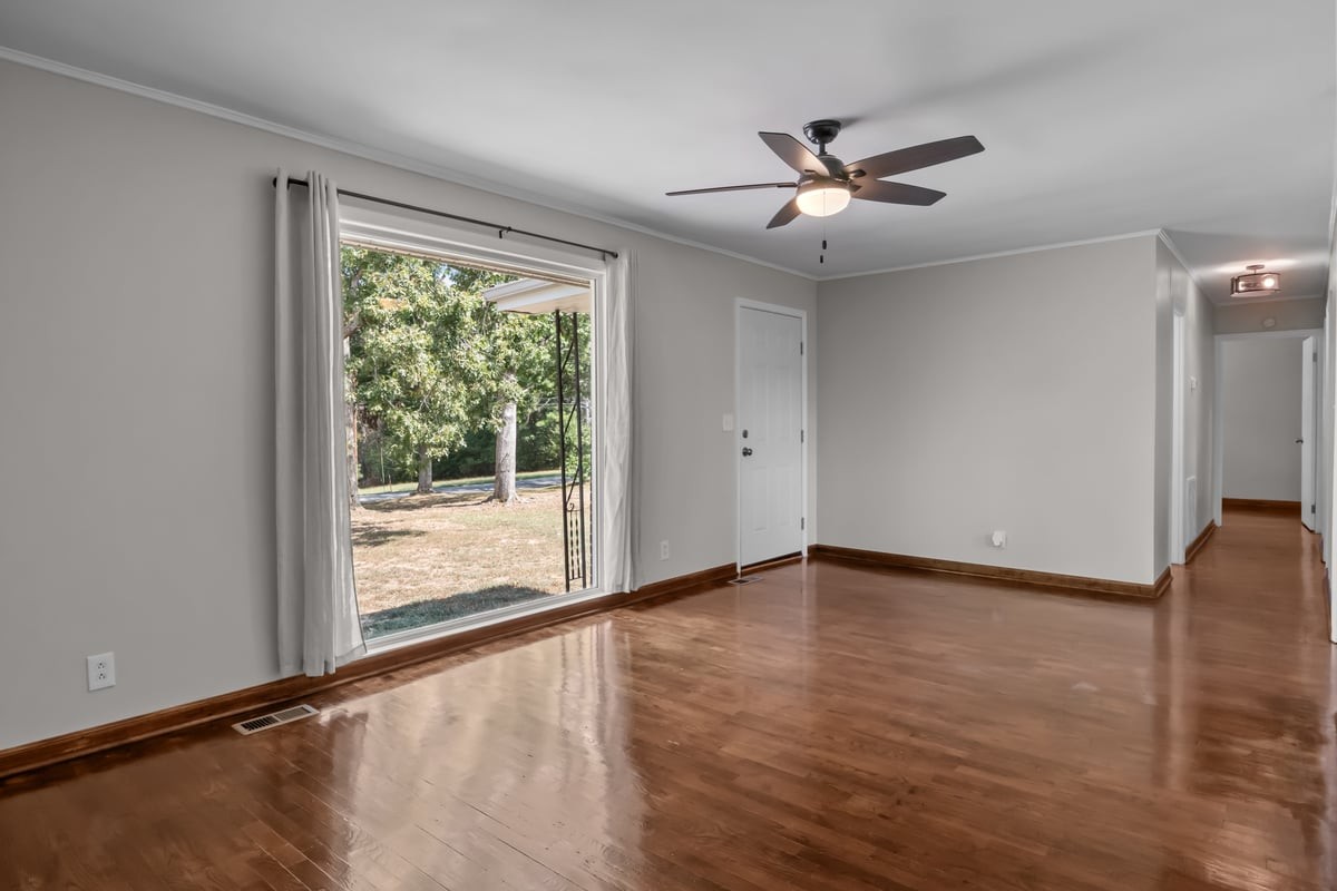 555 Old Stewart Road Tennessee Ridge, TN 37178 - Photo 4 of 10 Gallery Image 4
