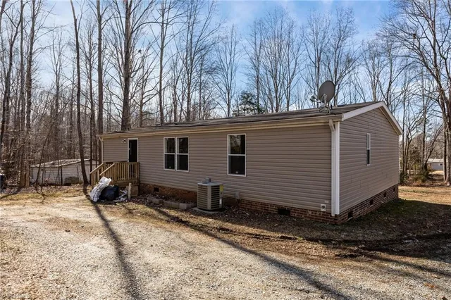 $179,900 | 1360 Koonce Drive, Trinity, NC 27370