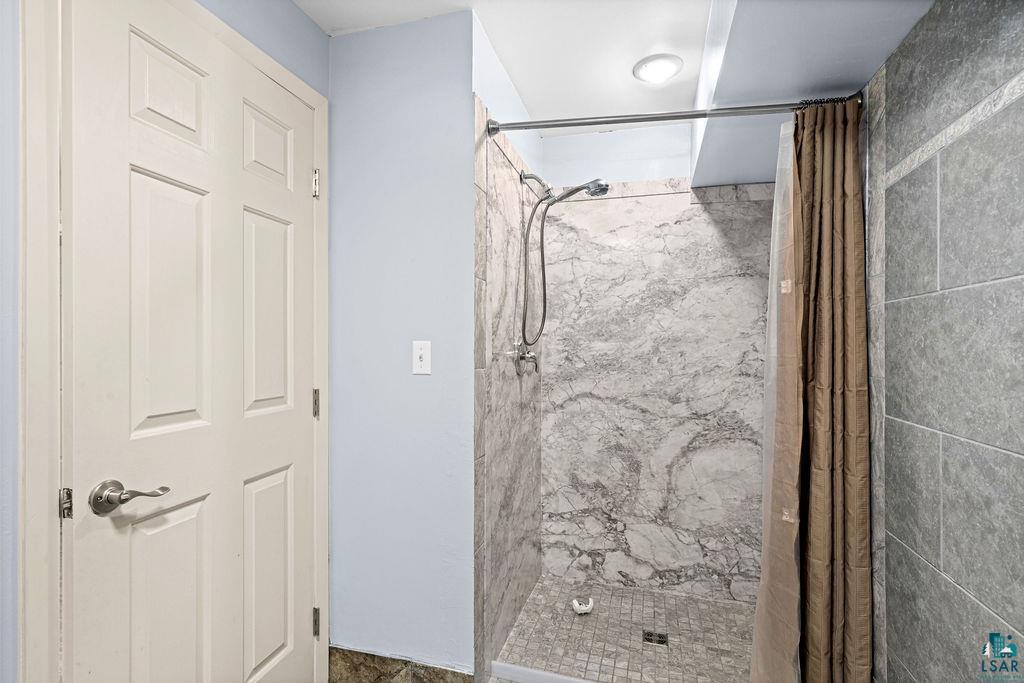 1002 Martha Street Duluth, MN 55805 - Photo 46 of 83