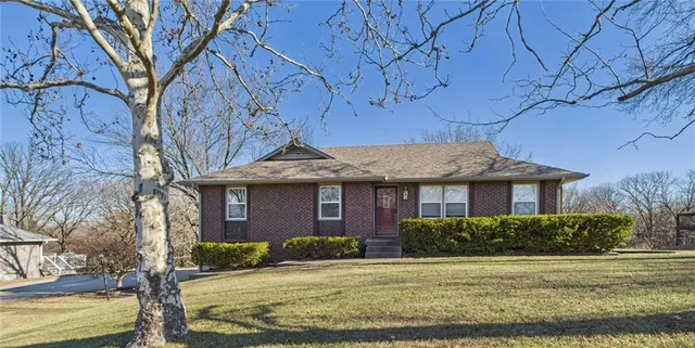 $275,000 | 1421 Grandview Drive, Warrensburg, MO 64093