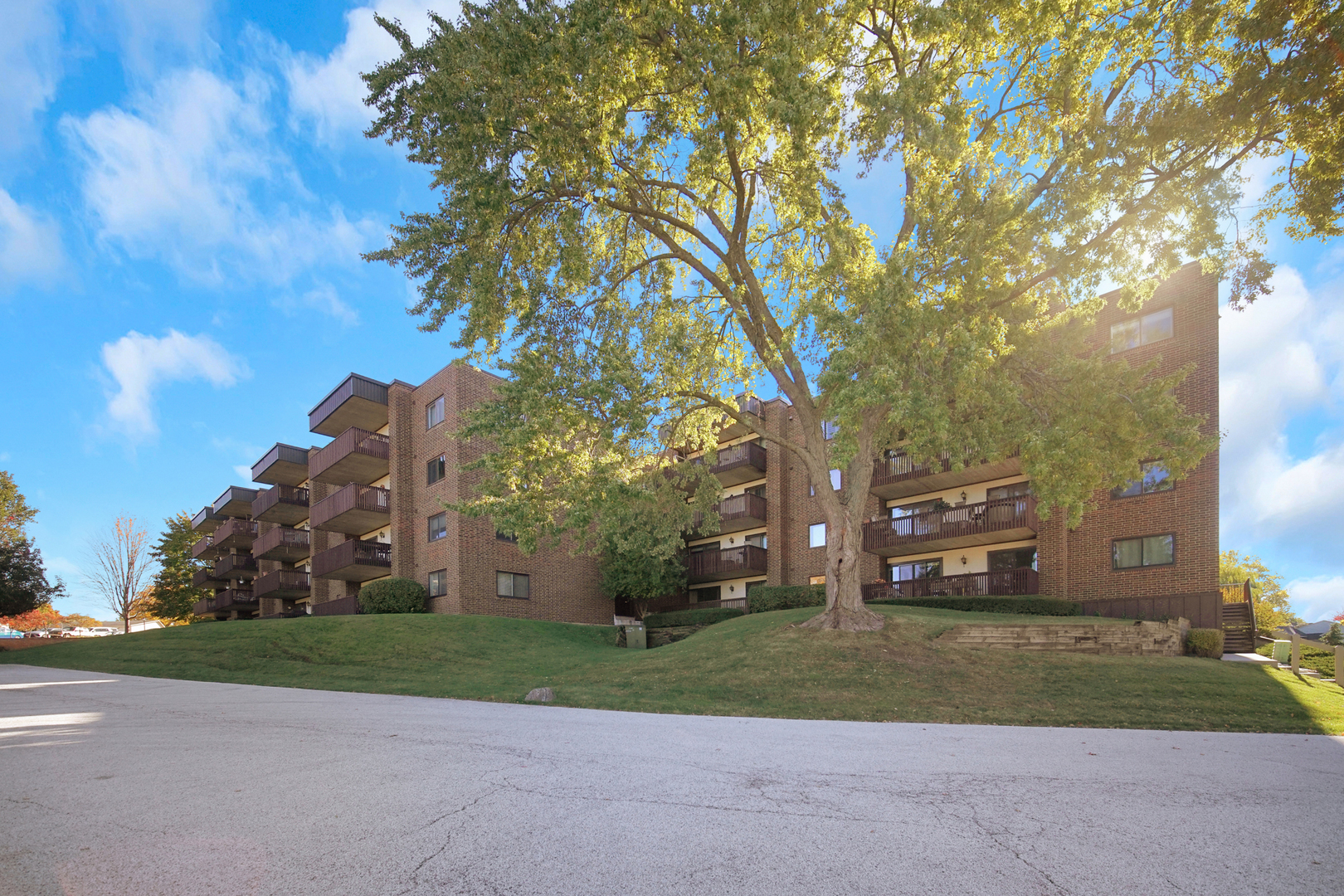 690 Chandler Road, Unit 302 Gurnee, IL 60031 - Photo 32 of 42 Gallery Image 32