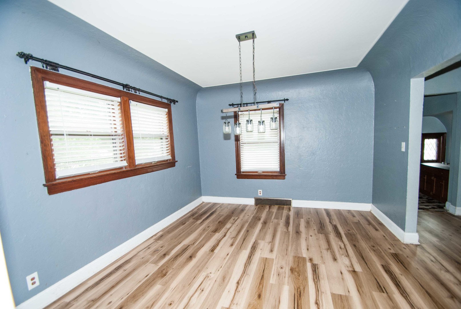 2007 37th Street Rock Island, IL 61201 - Photo 8 of 21