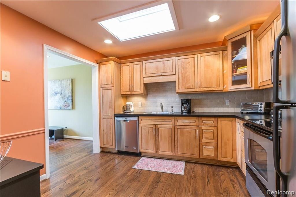 4043 West Maple Road, Unit D Bloomfield Hills, MI 48301 - Photo 9 of 24