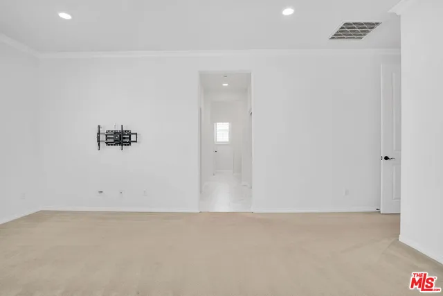 an empty room with a empty space
